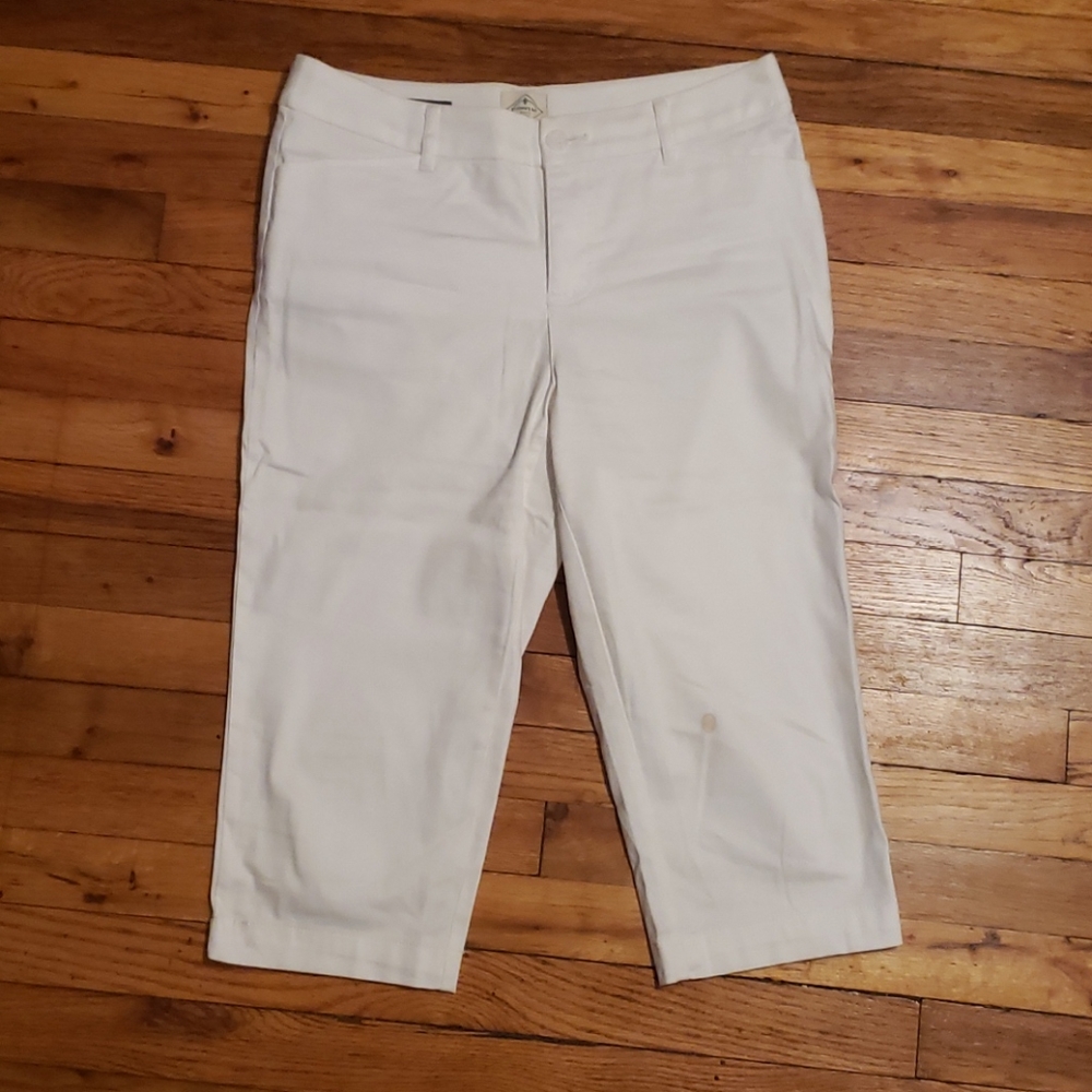 White crop capri spring summer pants